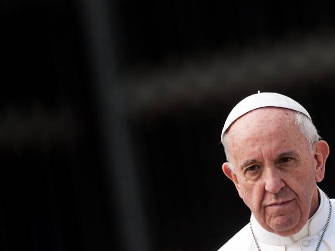 Paus: "Priesters mogen beroep doen op exorcisten"
