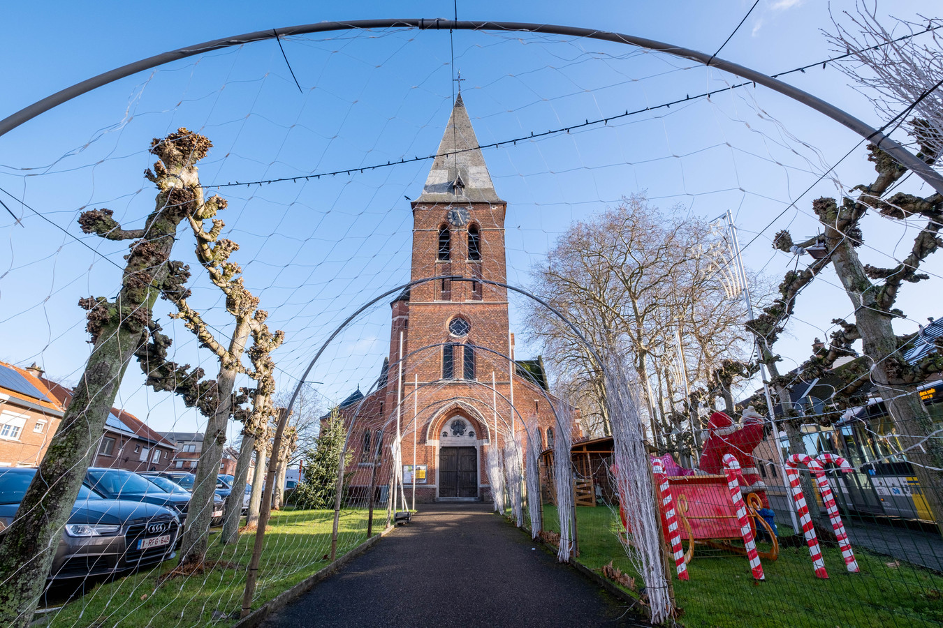 Kerk van Branst staat te koop “Goed idee krijgt voorrang op prijs” Foto hln.be