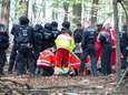 Journalist overleden na val uit boomhutdorp in omstreden Duits 'bruinkoolbos'