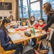 ‘We leren kinderen niet meer lezen en schrijven, maar laten ze oppervlakkig invullen en reproduceren’