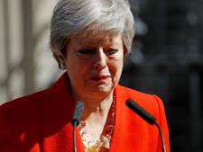 Theresa May, au bord des larmes, annonce sa démission