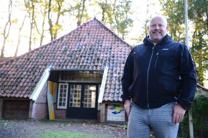 Sjoerd Siemerink van Bloesem bij de Dievelaarsschuur. „Dit is een perfecte locatie om leerzame activiteiten te ondernemen.”