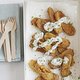 Recept: Gefrituurde augurken met karnemelkdip