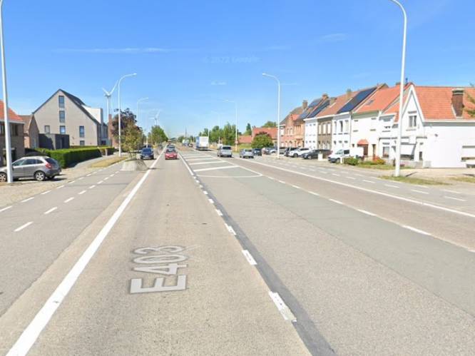 Bruggeling (26) in kritieke toestand naar ziekenhuis na dubbele klap tegen geparkeerde oplegger