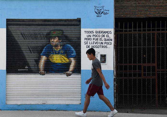 Ook in Buenos Aires. De tekst luidt: ,,We wilden allemaal een beetje van hem, maar hij was degene die een beetje van ons nam”