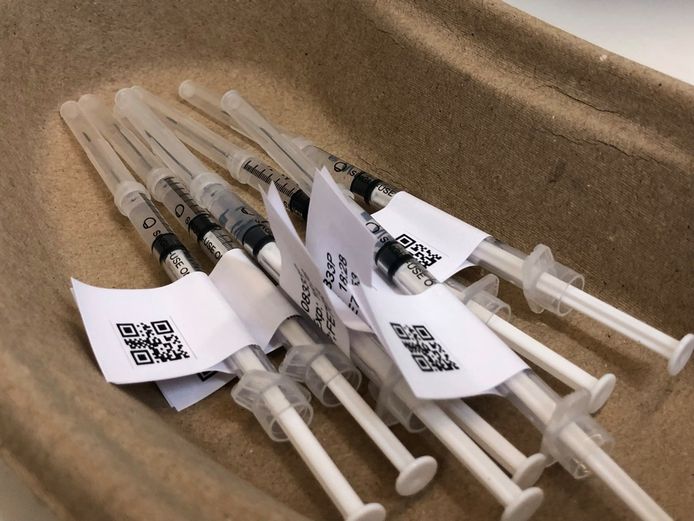 Vanaf 1 mei gaan de vaccinatiecentra in waakstand.