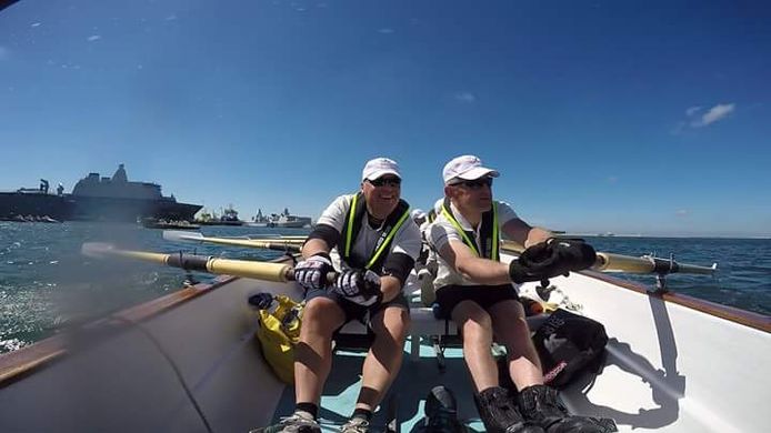 Oud-mariniers trotseren de golven