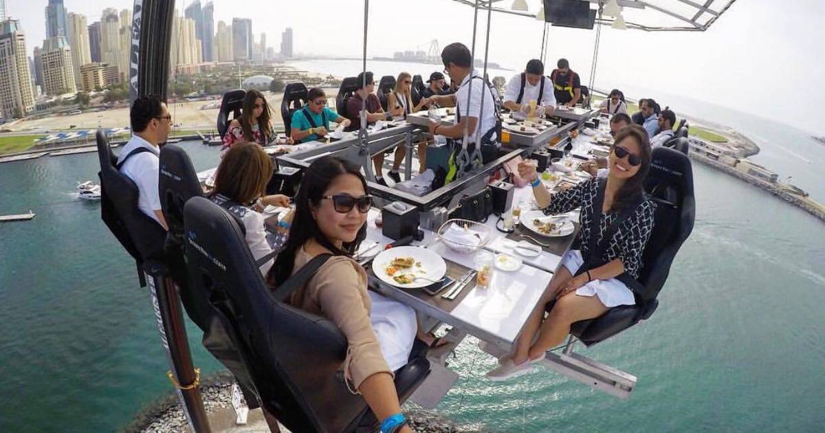 Dinner in the Sky in 59 landen en nu ook in Wassenaar | Den Haag | AD.nl