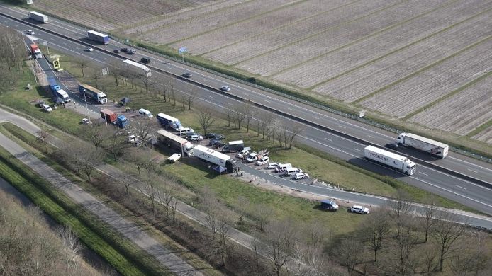 Grote controle op A67 tussen Brabant en Limburg.