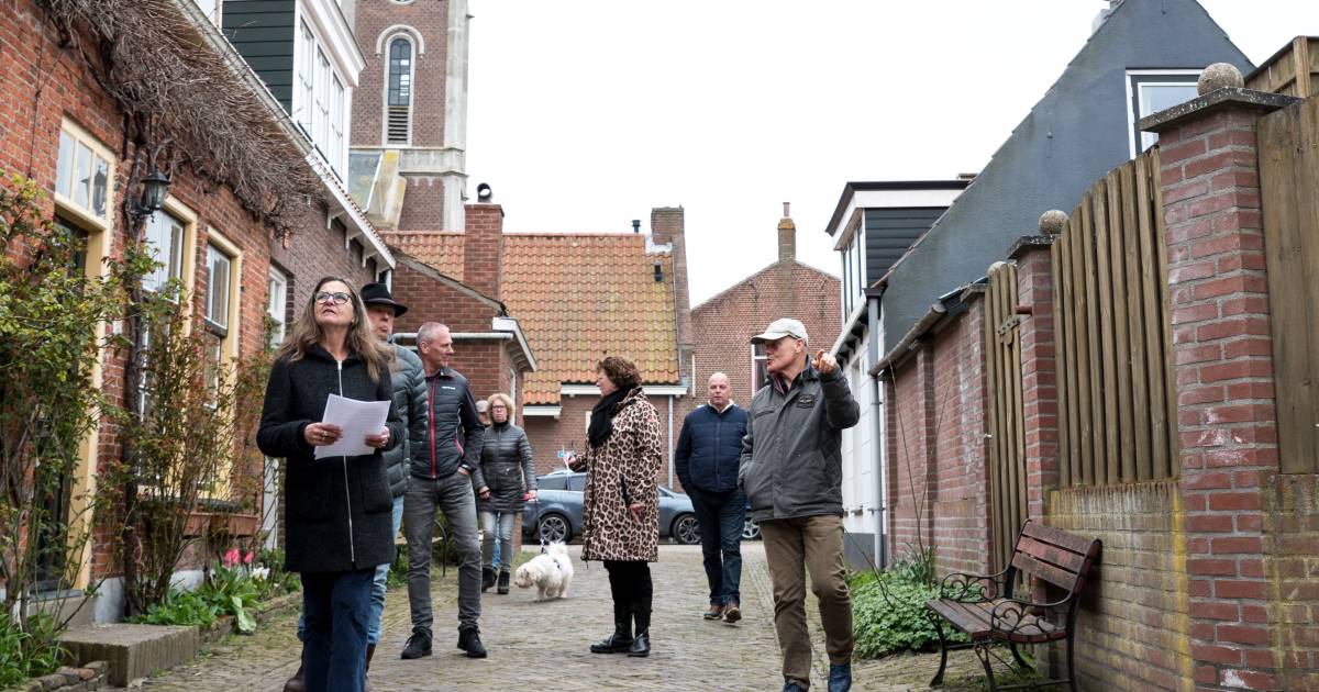 Het Weer In Zonnemaire Een ommetje met de heren uit het Zonnemaire van vroeger tijden: d’Ouwe