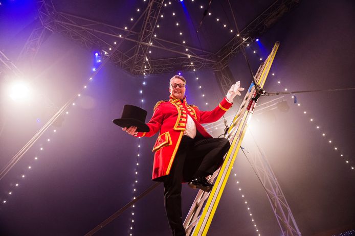Atze Lubach is ook dit jaar weer de spreekstalmeester van het kerstcircus in Het Volkspark.