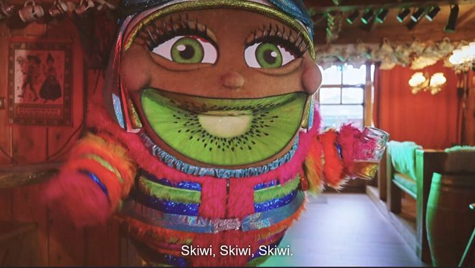 'Skiwi' van 'The Masked Singer' in bierstube De Wettel in Ninove.