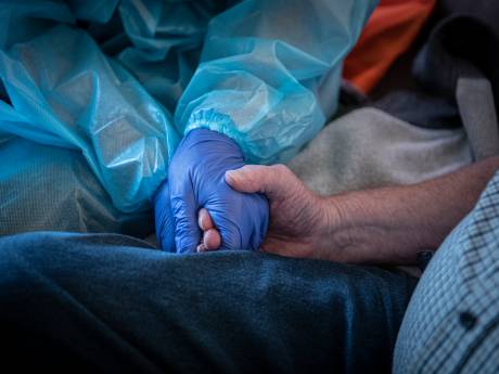 Op slot willen ze niet, maar het gaat slecht in Utrechtse verzorg- en verpleeghuizen: ‘Teams raken uitgeput’