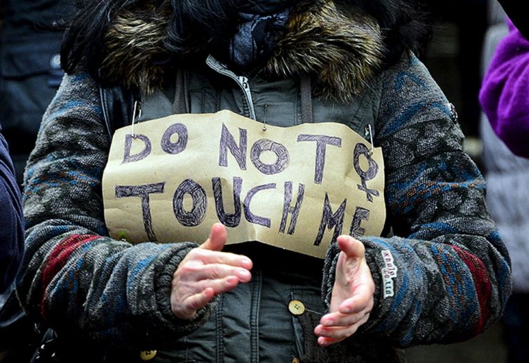 Vrouwen demonstreren zaterdag in Keulen. Beeld getty