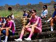 LIVEBLOG GIRO. Pogacar en co poseren in Pompeï, Visma-Lease a Bike ziet Kooij uitvallen
