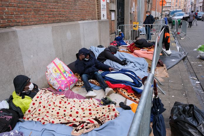 Eind vorig jaar sliepen verschillende vluchtelingen nachtenlang op straat voor het Klein Kasteeltje.