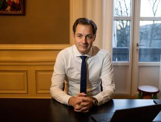 Premier De Croo opgenomen in ziekenhuis na val tijdens fietstocht met zoon