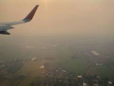 En Thaïlande, des avions pulvérisent de l'eau au-dessus de “la ville la plus polluée du monde”