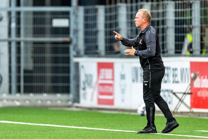 Helmond Sport-trainer Wil Boessen heeft tegen Jong Ajax te maken met wat twijfelgevallen in zijn selectie.