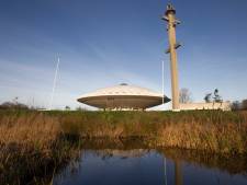 Kopers staan in de rij voor het Evoluon