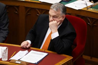 En Hongrie, Viktor Orban et ses députés refusent de se lever pour Alexeï Navalny