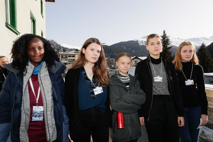 La photo polémique avec les militants Vanessa Nakate, Luisa Neubauer, Greta Thunberg, Isabelle Axelsson et Loukina Tille, à Davos, en Suisse, le 24 janvier 2020.