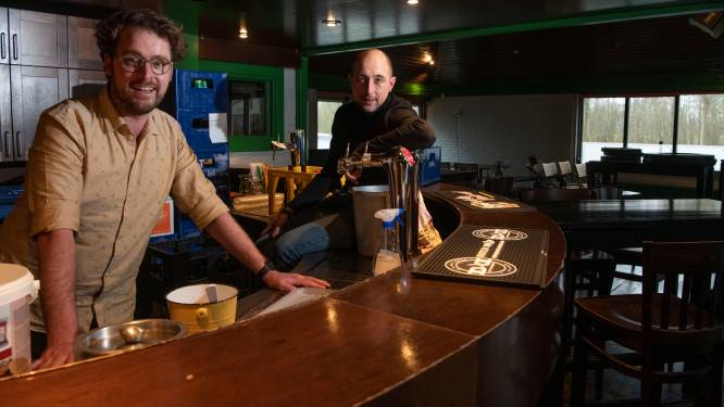 Enige ‘café’ van Olst gaat open dankzij creatieve oplossing (maar feesten tot in de nacht kun je vergeten)