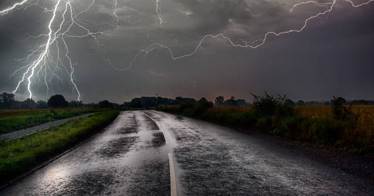 Na tropische dagen slaat weer om: na hitte komt onweer en veel regen, code geel voor Brabant - BN De