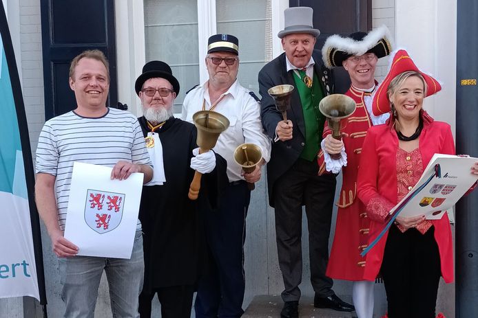 Tim Van Laethem (links op de foto) werd als nieuwe belleman van Haaltert gekozen.