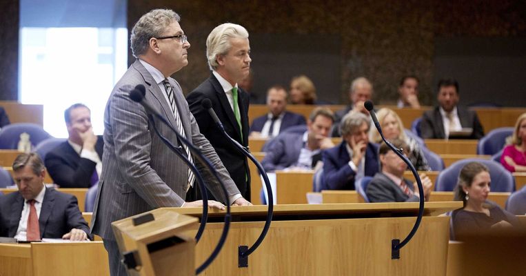 50Plus-Kamerlid Henk Krol naast PVV-leider Geert Wilders. Beeld anp