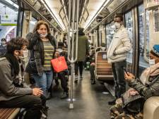 Frans corona-advies: niet meer praten of bellen in openbaar vervoer