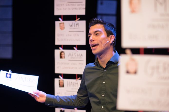 Cabaretier Andries Tunru verzorgt maandag 4 mei de ochtendcomedy van theater Diligentia-Pepijn.