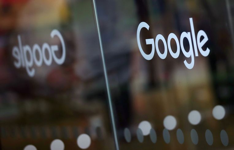 FILE PHOTO: The Google logo is pictured at the entrance to the Google offices in London, Britain January 18, 2019. REUTERS/Hannah McKay/File Photo Beeld REUTERS