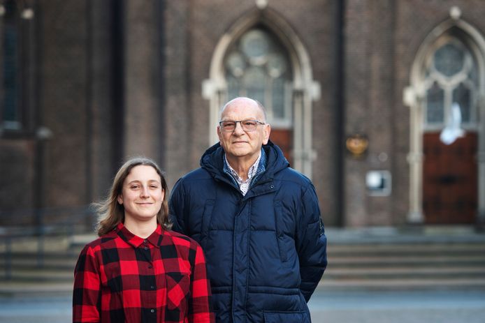 Kelly (die wees is geworden), samen met Cock de Jong.