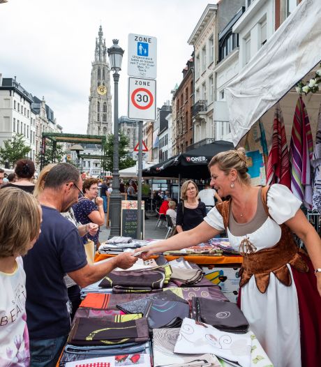 Keer terug naar de 17de eeuw op de Rubensmarkt: “De marktkramers dragen prachtige  historische klederdracht” 

