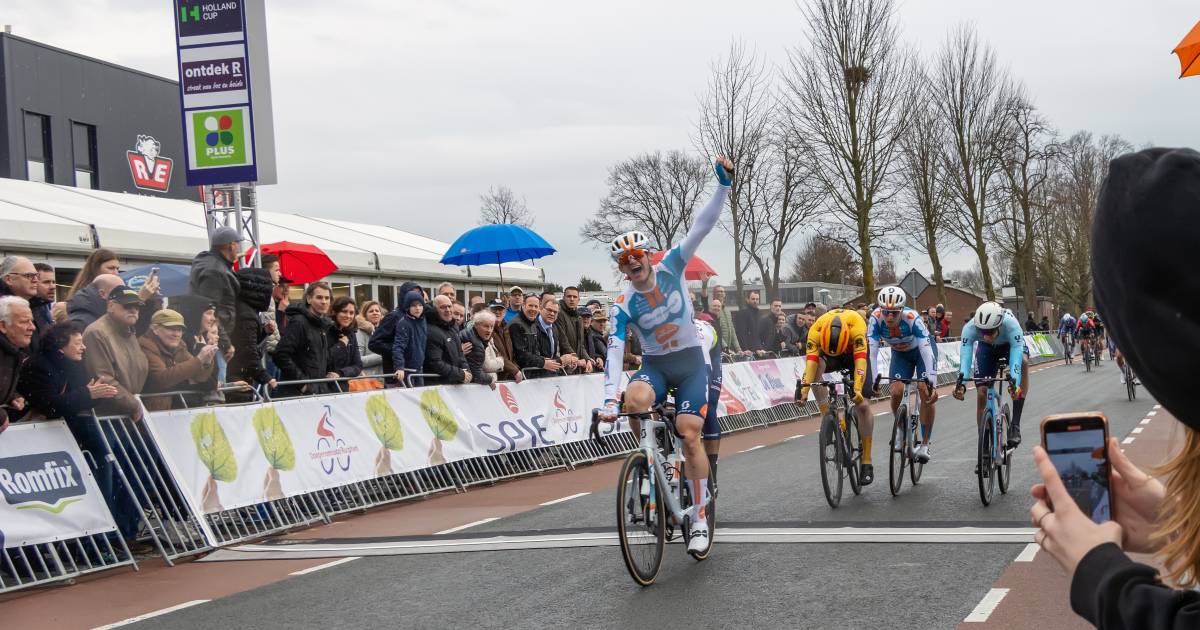 Fietsende elektromonteur wint Dorpenomloop Rucphen ‘De adrenaline won