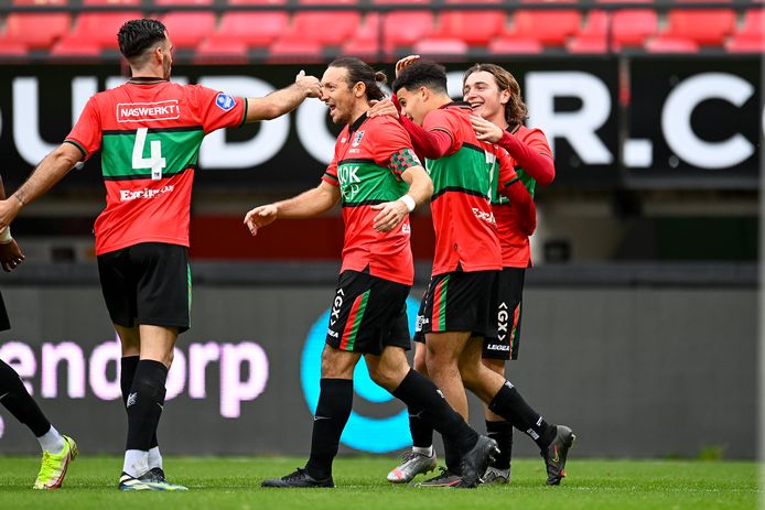 Elayis Tavsan is de gevierde man na de 2-0 voor NEC.
