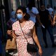 Experts bezorgd over regenweer: ‘Je mondmasker mag echt niet nat worden’