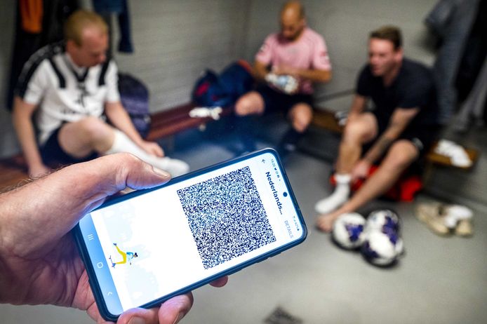 Ondernemers en organisaties voor sport en cultuur kunnen een vergoeding van de gemeente krijgen voor de controle van QR-codes.