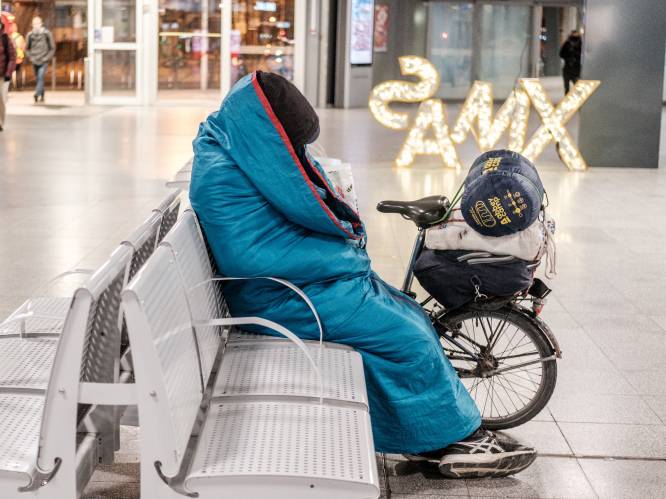 "Niet elke dakloze is dronken en onverzorgd": hogeschool Odisee lanceert online cursus rond dakloosheid in Brussel