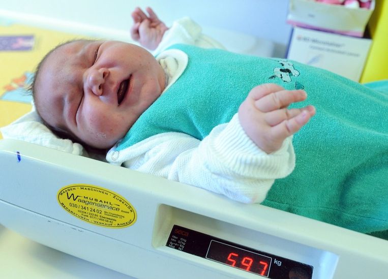 Opname Roman Verloren Duitse (240 kilo) bevalt van baby van 6 kilo | Het Parool