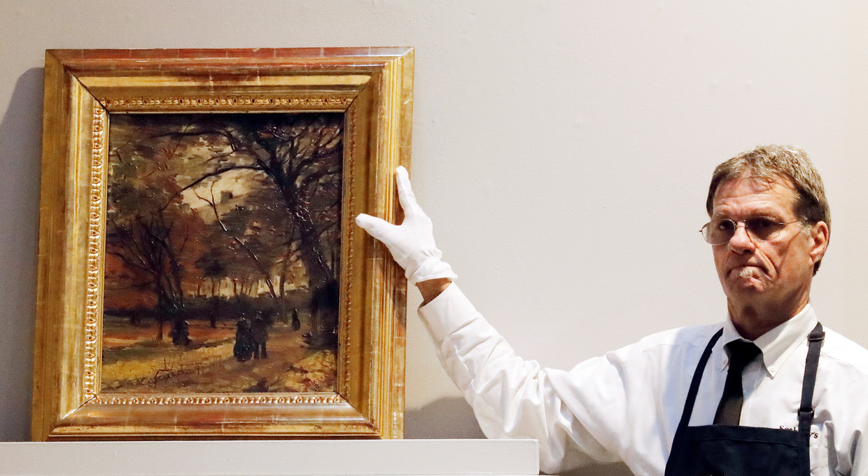 ‘Mensen wandelend in een park in Parijs’ werd ook verkocht in New York. Beeld EPA