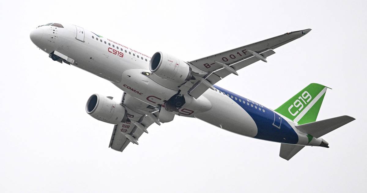Concurrent chinois de l’Airbus A320 présenté au public |  À l’étranger