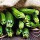 Een courgettevariatie op de hotdog
