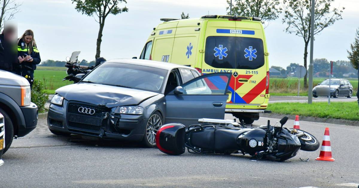 Automobilist met spoed naar ziekenhuis na ongeluk.