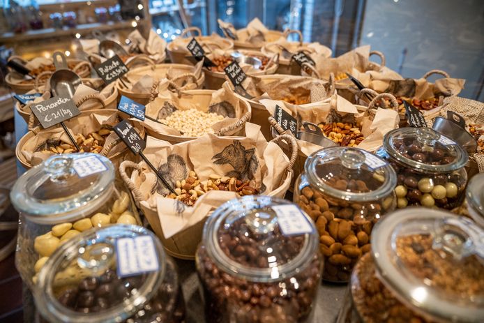 Naast chocolade vormen noten een leeuwendeel van het aanbod