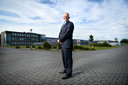 Kees Koolen op het Eaton-terrein dat hij kocht voor zijn campus The Green Box.