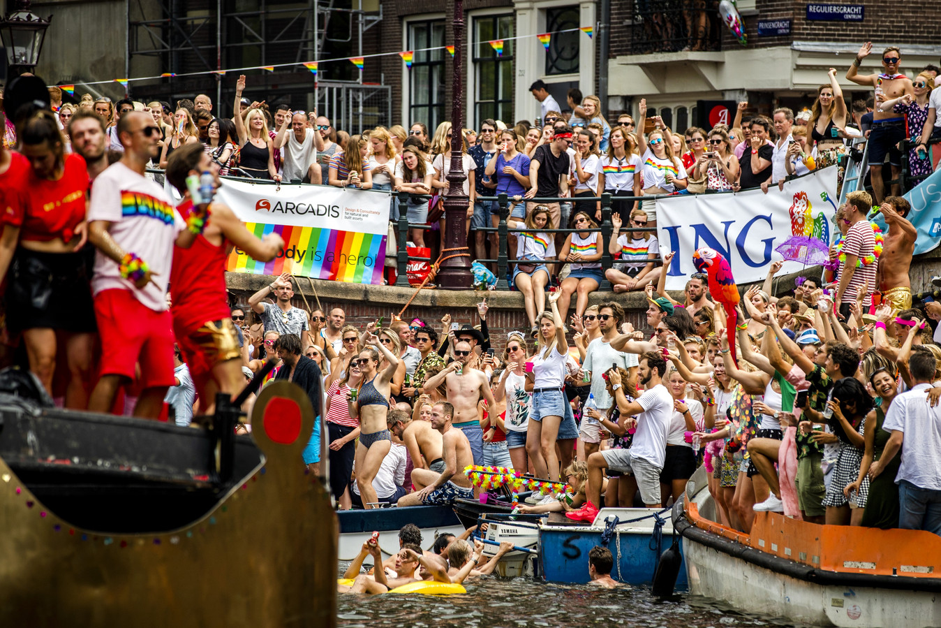 Forse kritiek op ‘te witte’ Amsterdam Pride ‘Doek de Canal Parade