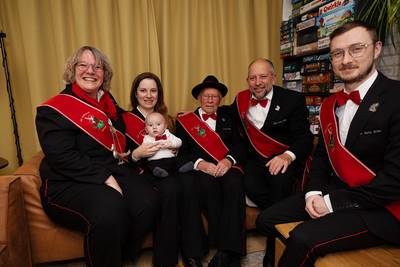 Vier generaties bij Jorisgilde: van overgrootvader Adriaan (81 jaar) tot Ties (5 maanden)