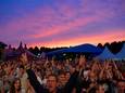 De zon zegent Vestrock nog één keer, voordat de nacht zijn intrede doet.